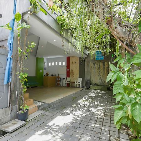 Oyo 3852 Valomia Guest House Denpasar Dış mekan fotoğraf