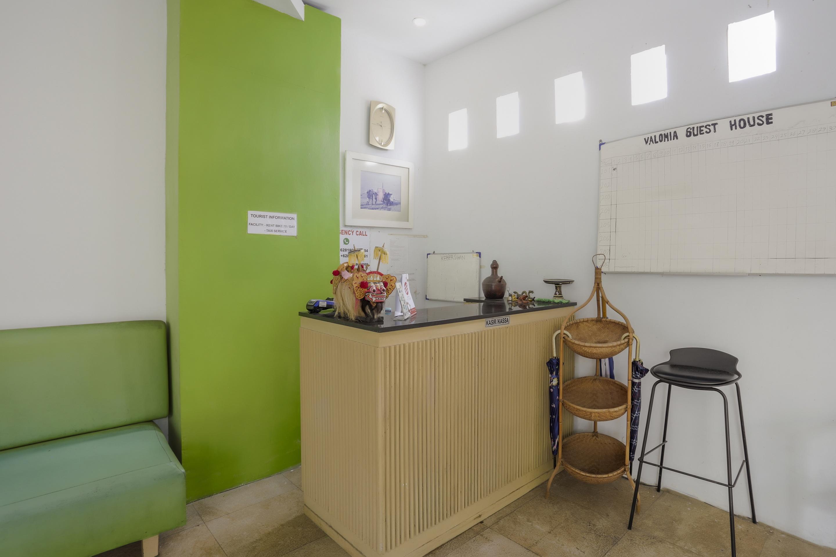 Oyo 3852 Valomia Guest House Denpasar Dış mekan fotoğraf