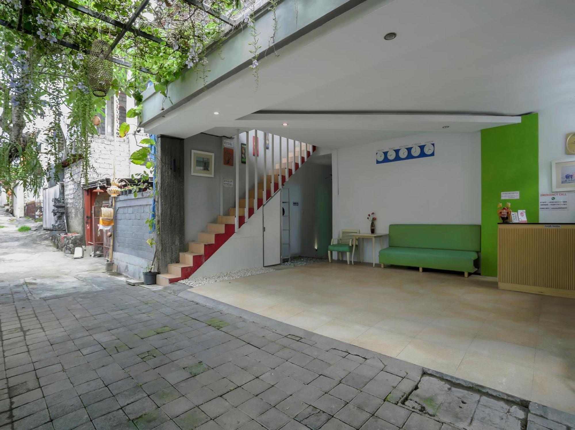 Oyo 3852 Valomia Guest House Denpasar Dış mekan fotoğraf
