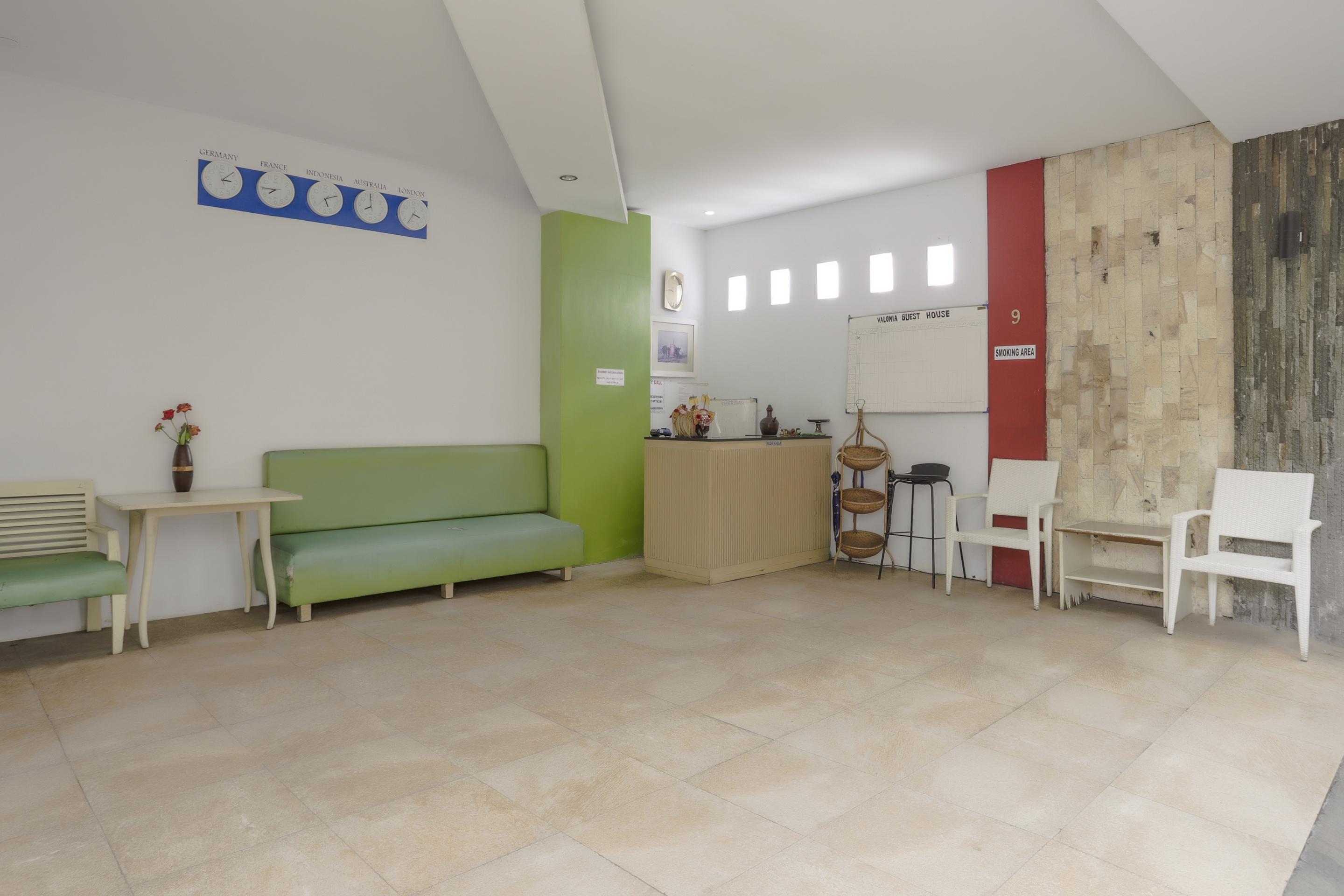 Oyo 3852 Valomia Guest House Denpasar Dış mekan fotoğraf